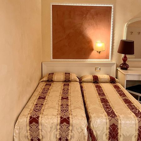 Hotel Erdarelli Рим Екстериор снимка