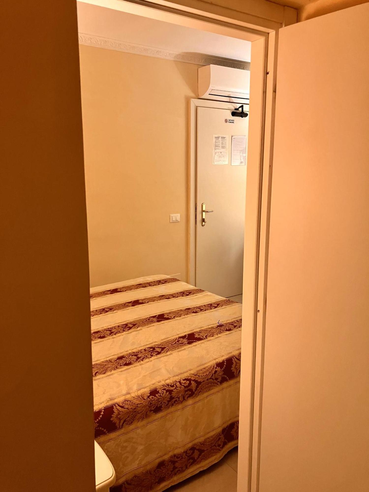 Hotel Erdarelli Рим Екстериор снимка