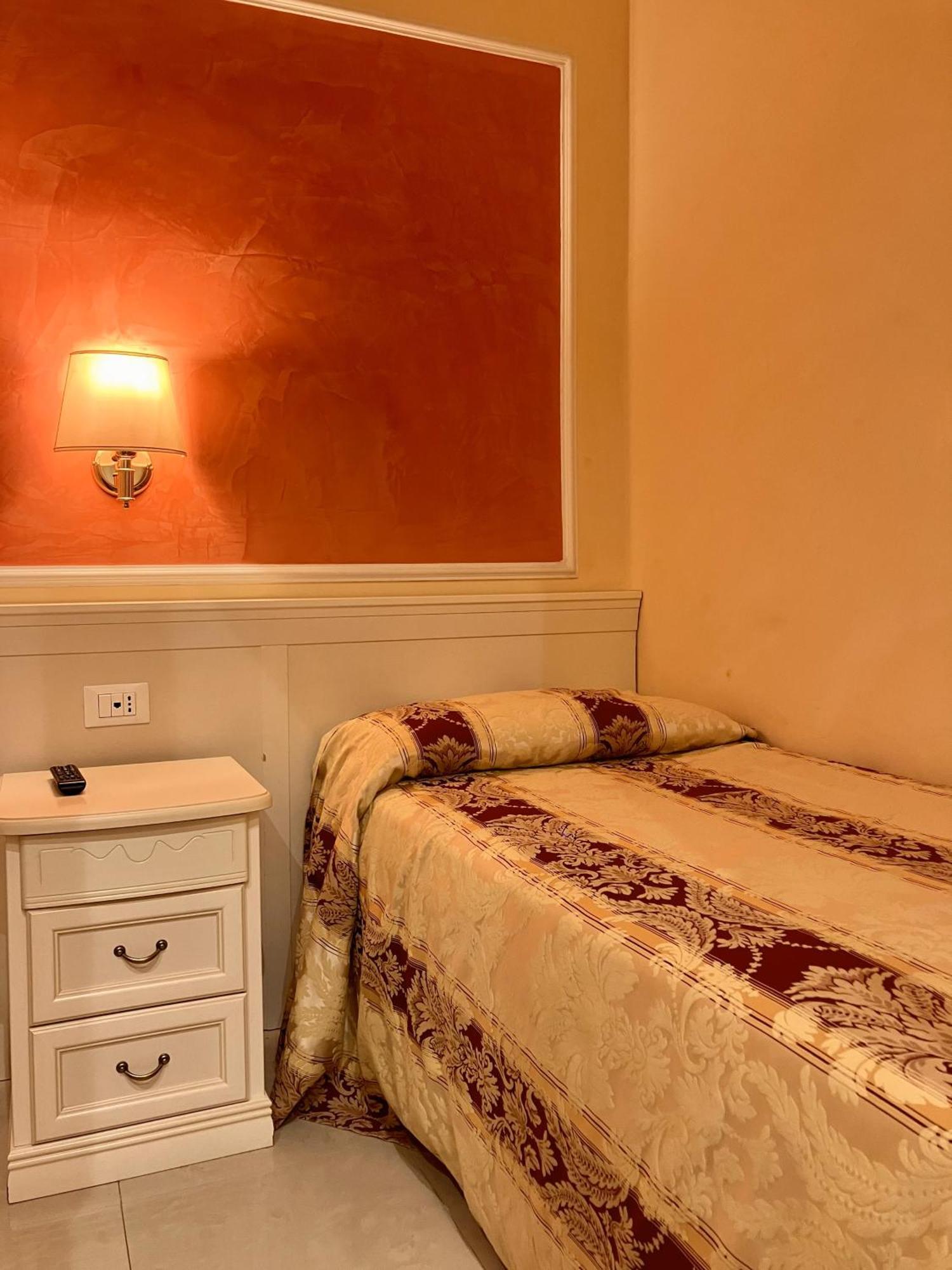 Hotel Erdarelli Рим Екстериор снимка