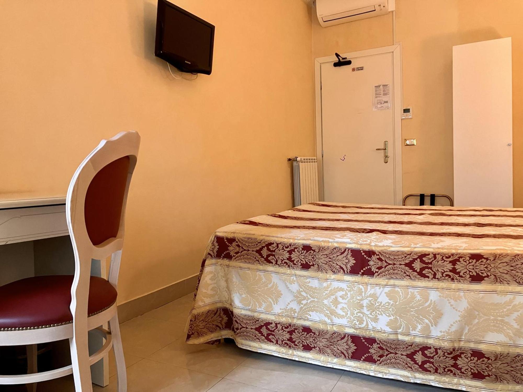 Hotel Erdarelli Рим Екстериор снимка